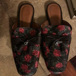 Coach slides. Roses special design. Size 7.5